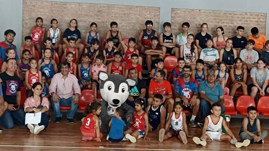 El Instituto del Deporte Chaqueño acompañó un Campus de Básquet en Las Breñas