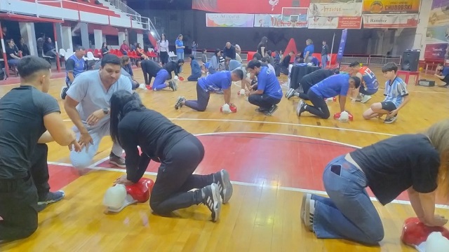 El IDCH llevó a Santa Sylvina la capacitación "Tus Manos Pueden Salvar Vidas"