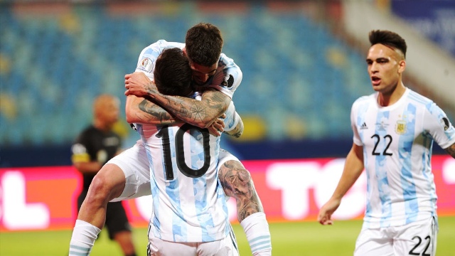 Argentina, con gol de Messi, derrotó a Ecuador y clasificó a semifinales