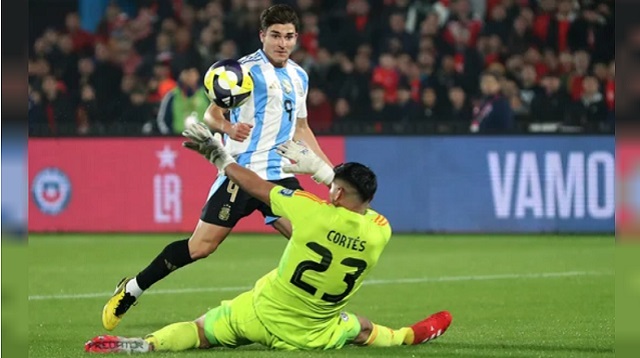 La Selección argentina le ganó 1 – 0 a Chile y se aseguró la primera posición en las Eliminatorias
