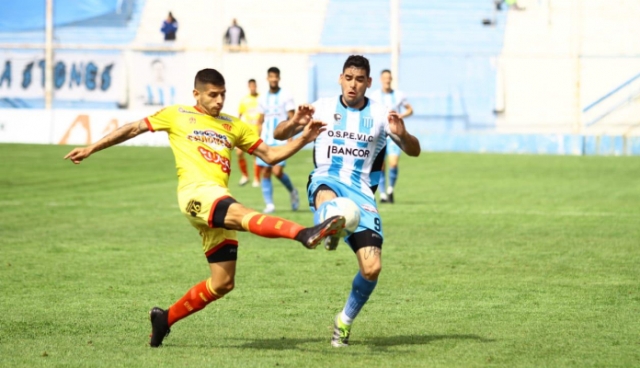 Federal A: Racing de Córdoba venció a Sarmiento y recuperó la punta de la Zona A