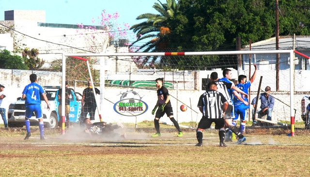 Recopa De Campeones: Alvear sorprendió a Comercio en el arranque y se quedó con el 1° juego.