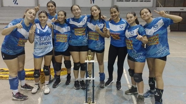 Comercio Campeón del torneo de Vóley "80⁰ Aniversario Atlético Ferrocarriles del Estado" de General Pinedo