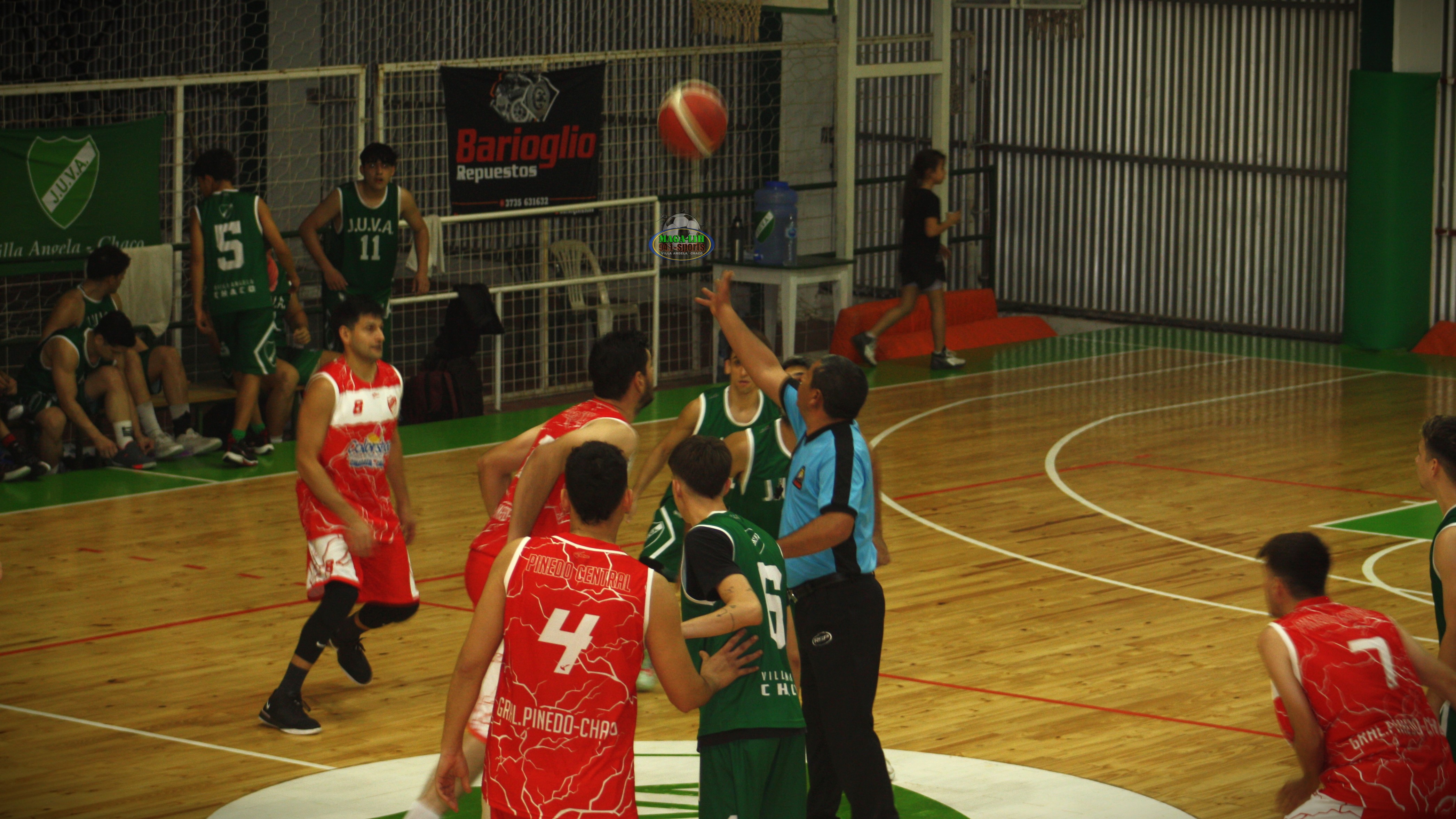 Asociativo de básquet 2024: Pinedo central cerro la fase regular con una contundente victoria ante Juva