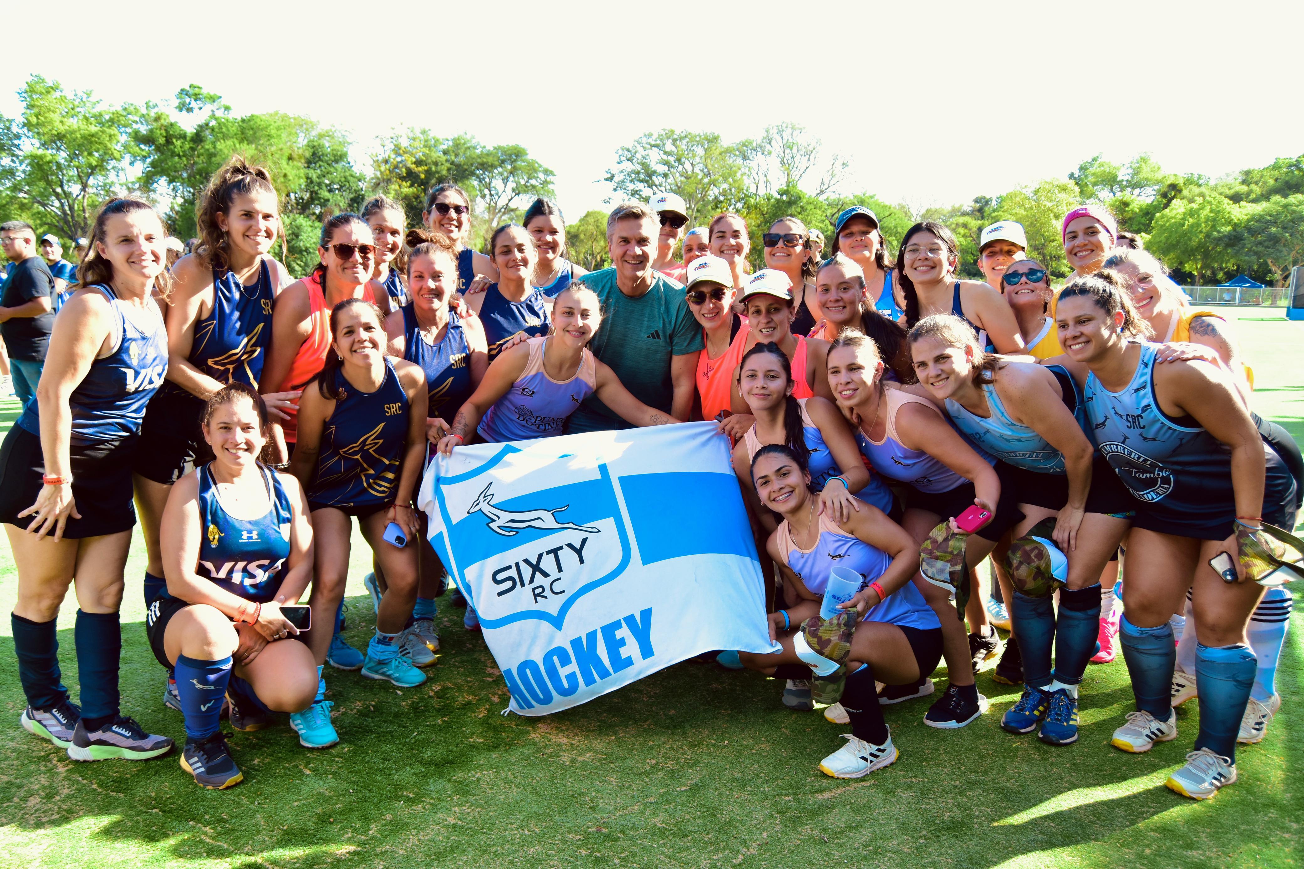 SIXTY CLUB: EL GOBERNADOR ZDERO INAUGUR&Oacute; LA NUEVA CANCHA DE HOCKEY Y ENTREG&Oacute; ELEMENTOS DEPORTIVOS