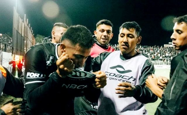 Primera Nacional: Con gol en el descuento, For Ever de los milagros le ganó a Racing