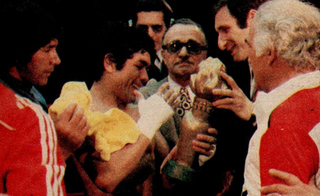 Sergio Víctor Palma, el campeón mundial que fue ídolo, escritor y poeta, hoy disfruta del último amor de su vida luchando contra un ACV