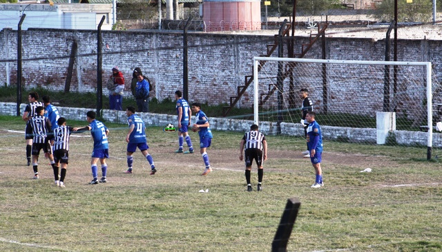 Apertura 2024: Alvear y Comercio dejaron abierta la serie al empatar sin goles