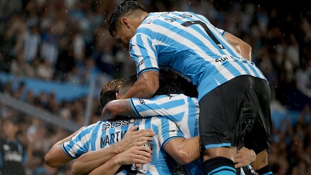 Con un intratable Maravilla Martínez, Racing goleó a San Lorenzo en Avellaneda