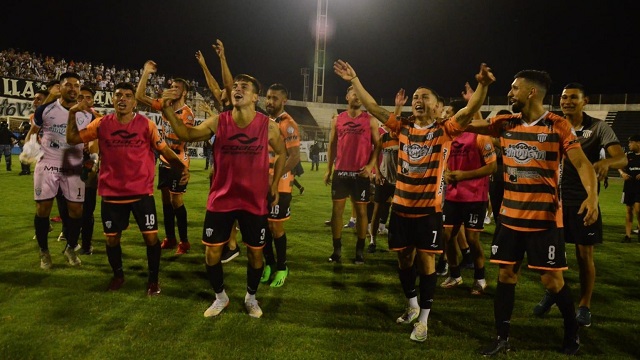 Primera Nacional: For Ever ganó y abandonó el último lugar