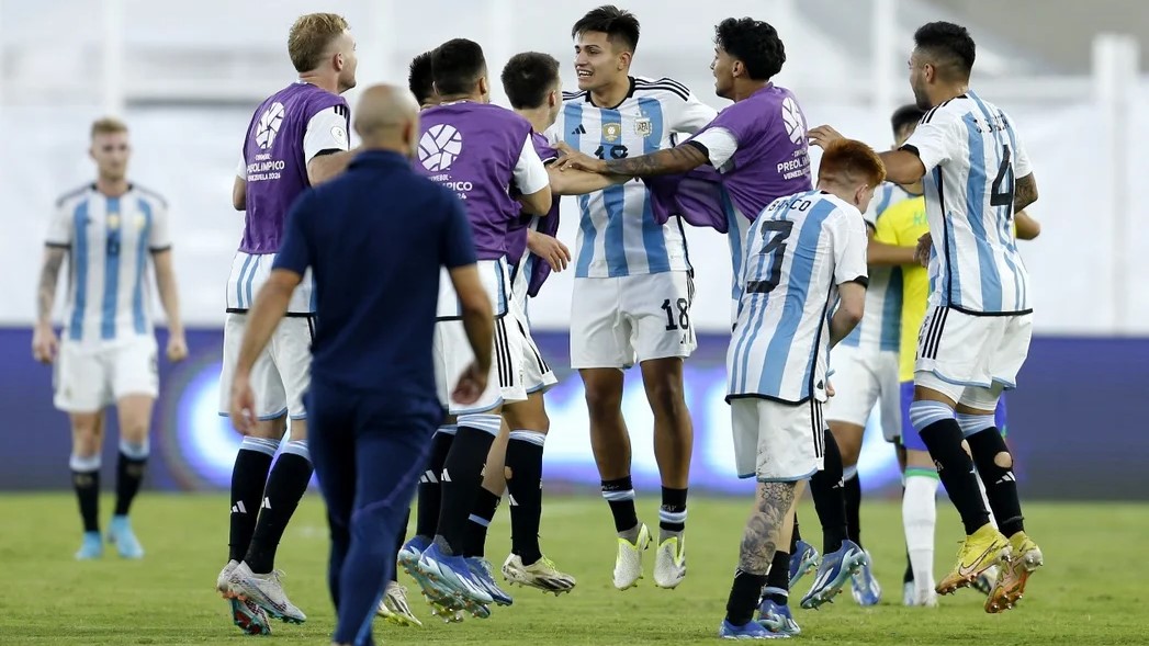Argentina se clasificó a los juegos Olímpicos de París al lograr un triunfo épico ante Brasil