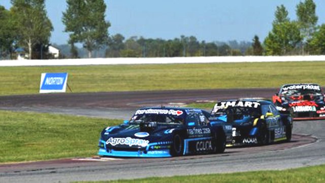 Ayuda divina, emoción y gloria: Agustín Canapino ganó en la carrera de TC que homenajeó a su padre