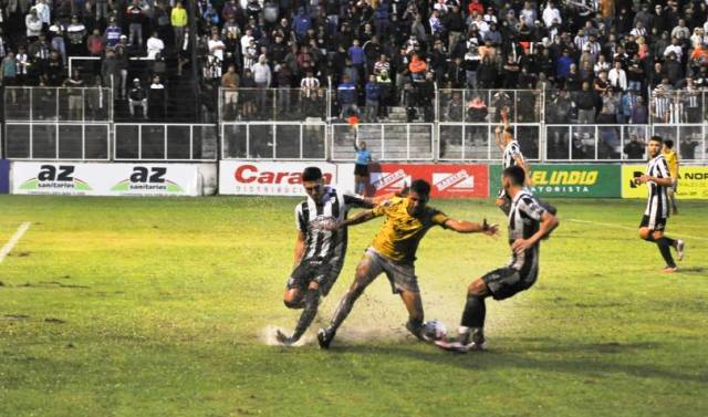 Primera Nacional: For Ever no pudo sostener la ventaja, Flandria se lo empató