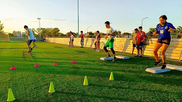 IDCH: Escuela de futbol infantil en el Parque 2 de Febrero