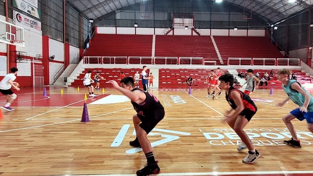 El U13 Masculino entrena en Regatas 