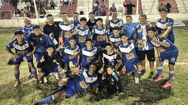 Afoch 2025: Deportivo Comercio ganó y clasificó a semifinal de la "Copa Ciudad de Villa Angela"