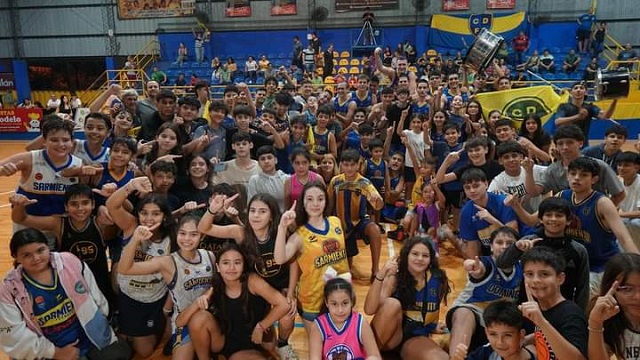 LFB: Sarmiento supo mantener la ventaja, aguantó el atropello del rival y festejó en casa