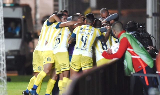 Copa Sudamericana: Rosario Central derrotó 2-1 a San Lorenzo y lo eliminó de la Copa