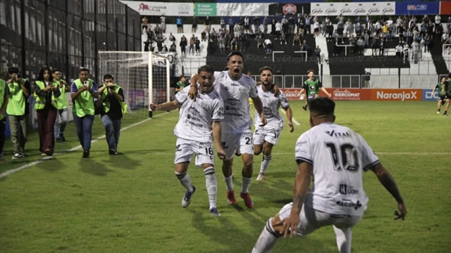 R&aacute;faga Final en el Gigante: For Ever Consigue su Primera Victoria con Llorens al Mando