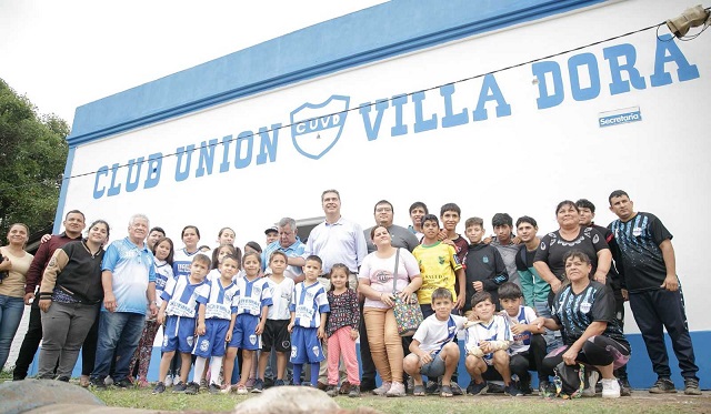 Capitanich habilitó obras en los clubes Villa Dora y JUVA