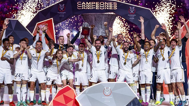 Real Madrid exhibió una superioridad absoluta ante Barcelona, lo goleó y ganó la Supercopa española