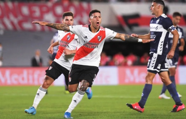 River goleó, sigue puntero y llega entonado al Superclásico