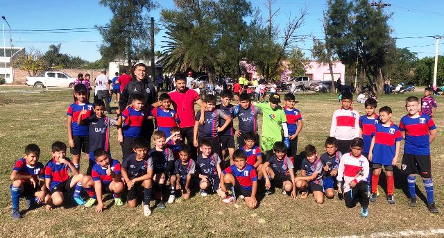 Afoch - Tigre recibió a Fuimos Héroes en infantiles y se rindió homenaje al "Negro Cisneros"