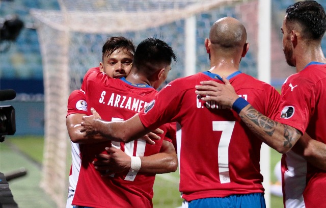 Con dos goles de Ángel Romero, Paraguay le ganó a Bolivia y lidera el Grupo A