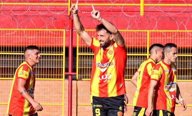 Federal A: Un Sarmiento contundente llegó a la cima de la zona norte