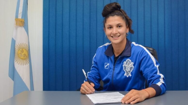 Lucy Zarza extendió su vínculo con las "Lobas" de Gimnasia 
