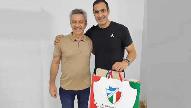 Paolo Quinteros en Asociación Italiana. 