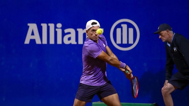 Báez se vengó ante Darderi y se metió en cuartos de final del Argentina Open