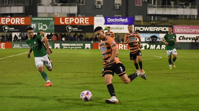 Primera Nacional: For Ever sale a la ruta y pierde