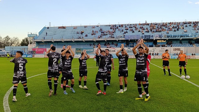 Primera Nacional: For Ever se trae un buen punto de Río Cuarto