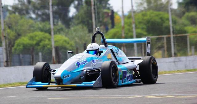 El Car Show Santafesino volvió a la actividad en el autódromo "Oscar Cabalén" escenario que no se visitaba desde 2018.