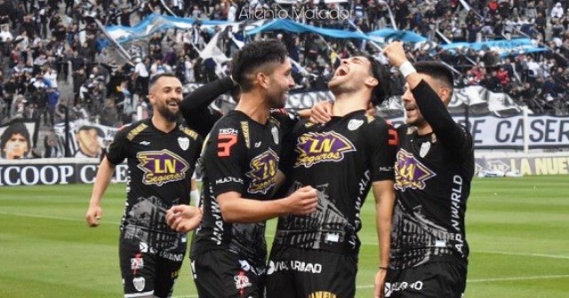 Estudiantes le gano a Chaco For Ever y continúa soñando con el ascenso