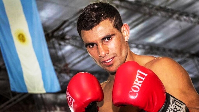 "El Eléctrico" Lemos venció por KO a Verón y retuvo el título superligero FIB