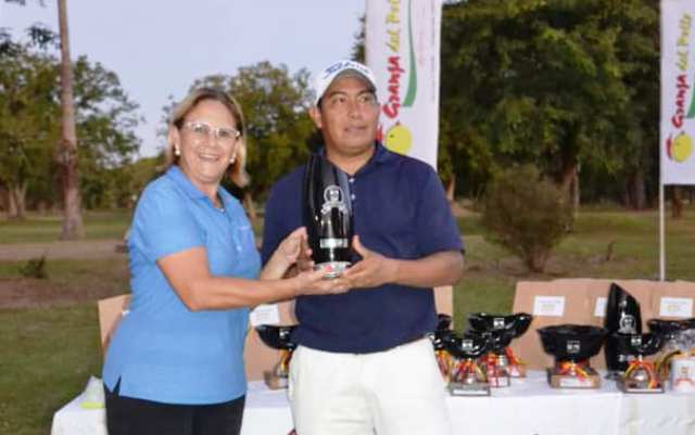 Sáenz Peña: Dio inicio el apertura de Golf en El Centro Democrático Español 