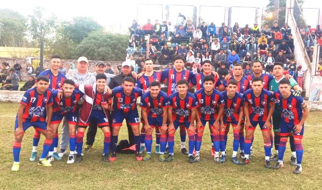 Afoch - El choque de punteros dejo al Santo en la cima de la norte 