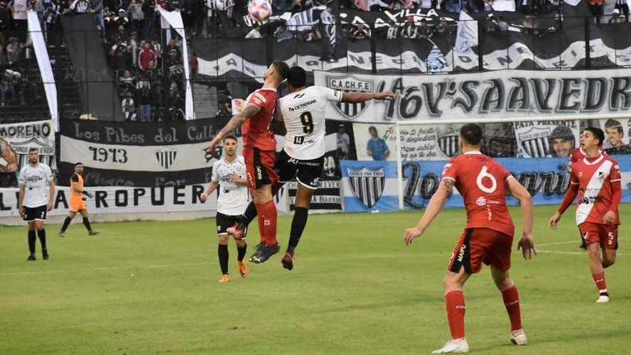 Primera Nacional: For Ever mereció mejor suerte, cayó de local y sigue en zona de descenso directo