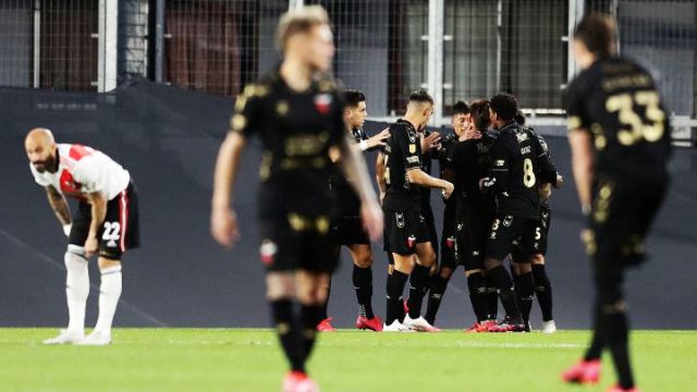 Liga Profesional: River perdió en el Monumental ante el campeón Colón, que jugó con 10 hombres durante casi 80 minutos