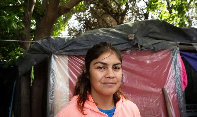 Yésica Marcos, la excampeona de boxeo que vive en una casa de chapa, palos y nailon