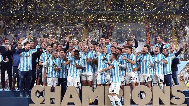 Racing campeón de la Supercopa Internacional: con un polémico penal, se impuso ante Boca en el último minuto