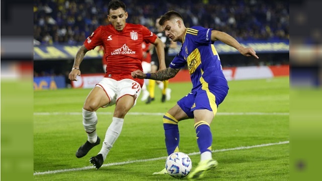 Boca venció a Estudiantes y llega en alza al Superclásico