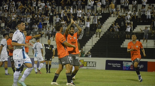 Primera Nacional: For Ever no baj&oacute; los brazos y rescat&oacute; un punto sobre el final