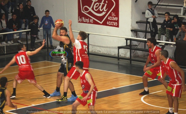 Asociativo:  El León se quedó con una tremenda victoria en el clásico Villangelense