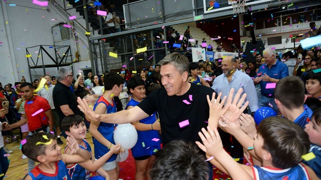 El Gobernador Zdero inauguró las obras de refacción y ampliación del Club Villa San Martín  