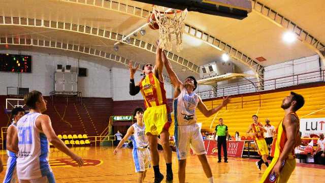Sarmiento cerró con derrota la fase regular del Torneo Federal