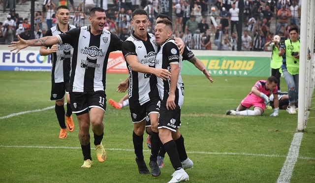 Primera Nacional: Empate con sabor agridulce para el "Negro"