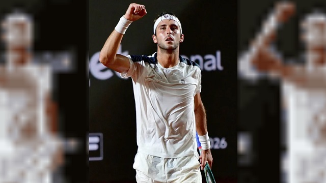 Tenis: Tom&aacute;s Etcheverry derrot&oacute; a Tabilo y es campe&oacute;n del ATP 500 de R&iacute;o